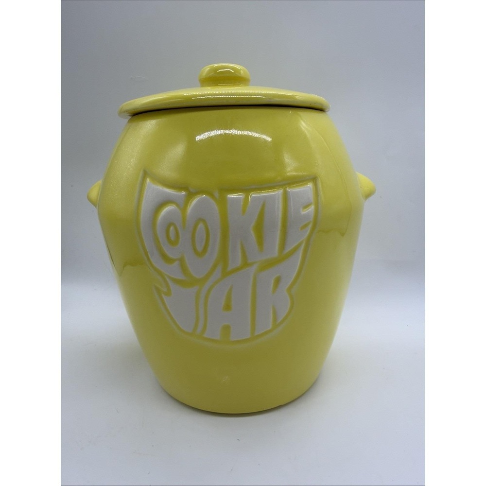 Vintage 1960's McCoy Ceramic Cookie Jar & Lid #7024 8.5"x 7" Sunny Yellow